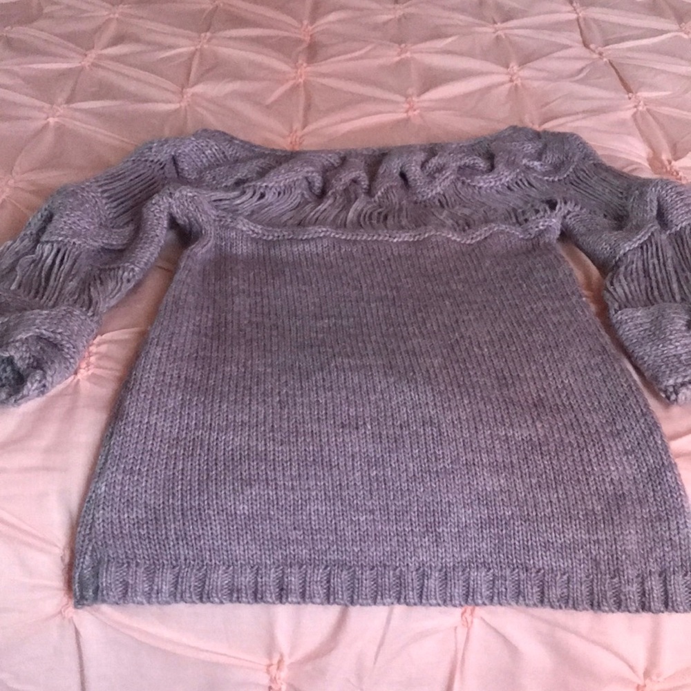 Brand new Arden b sweater size small